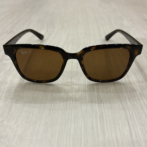 Ray-Ban Rb4323 Polarized Sunglasses - Picture 5 of 10